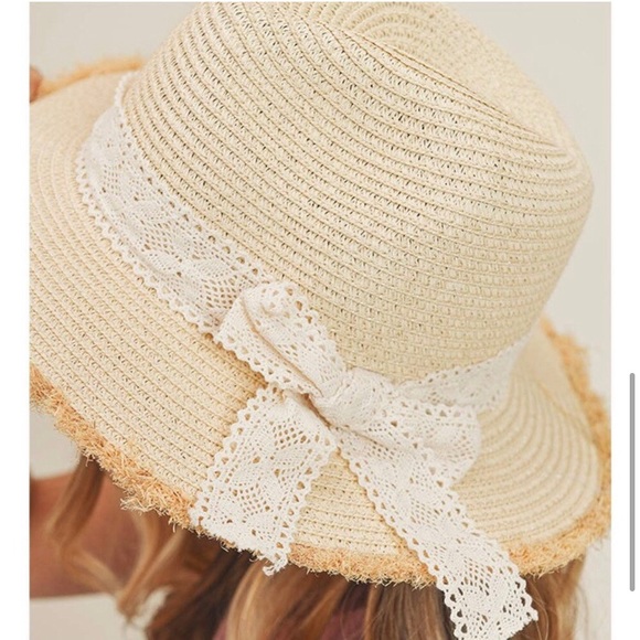 LAST ONE: Fringe trim boho straw hat - Picture 5 of 6